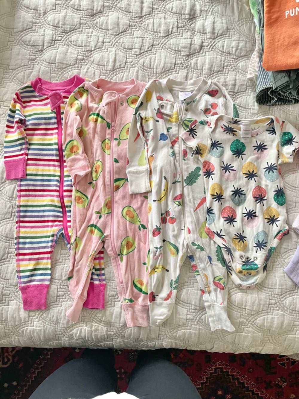 Bundle of 4 Hanna Andersson Pajamas/onesies 3-6month and 6-12month